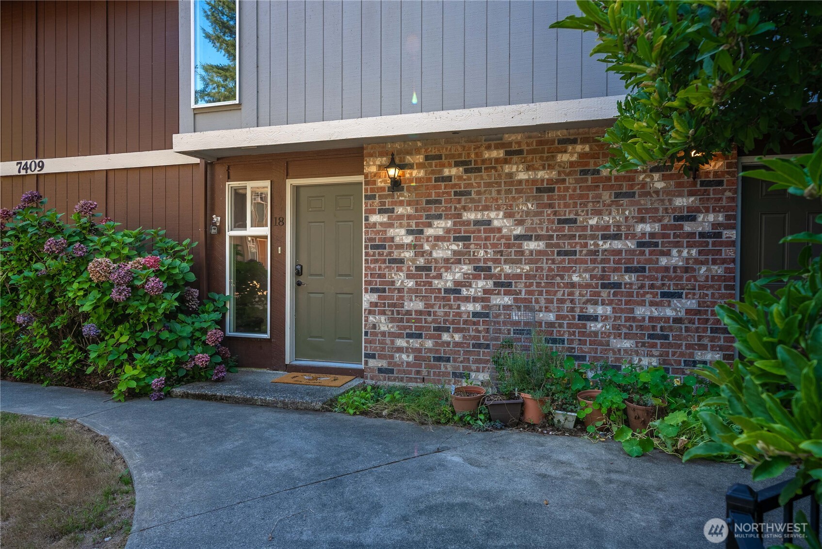 7409 Fairview Road 7c/18 Property Photo 2
