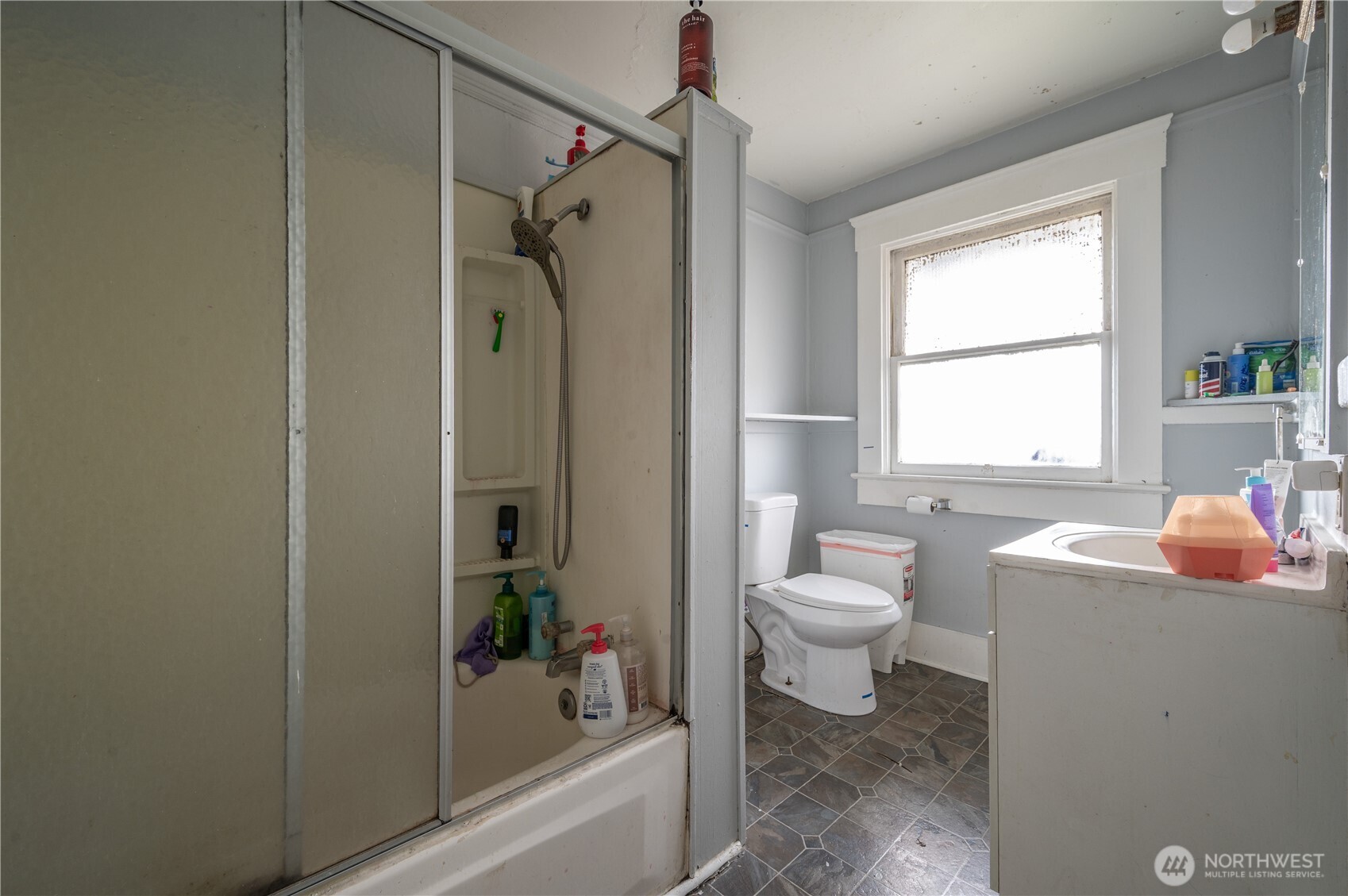 300 W 3rd Street Property Photo 18
