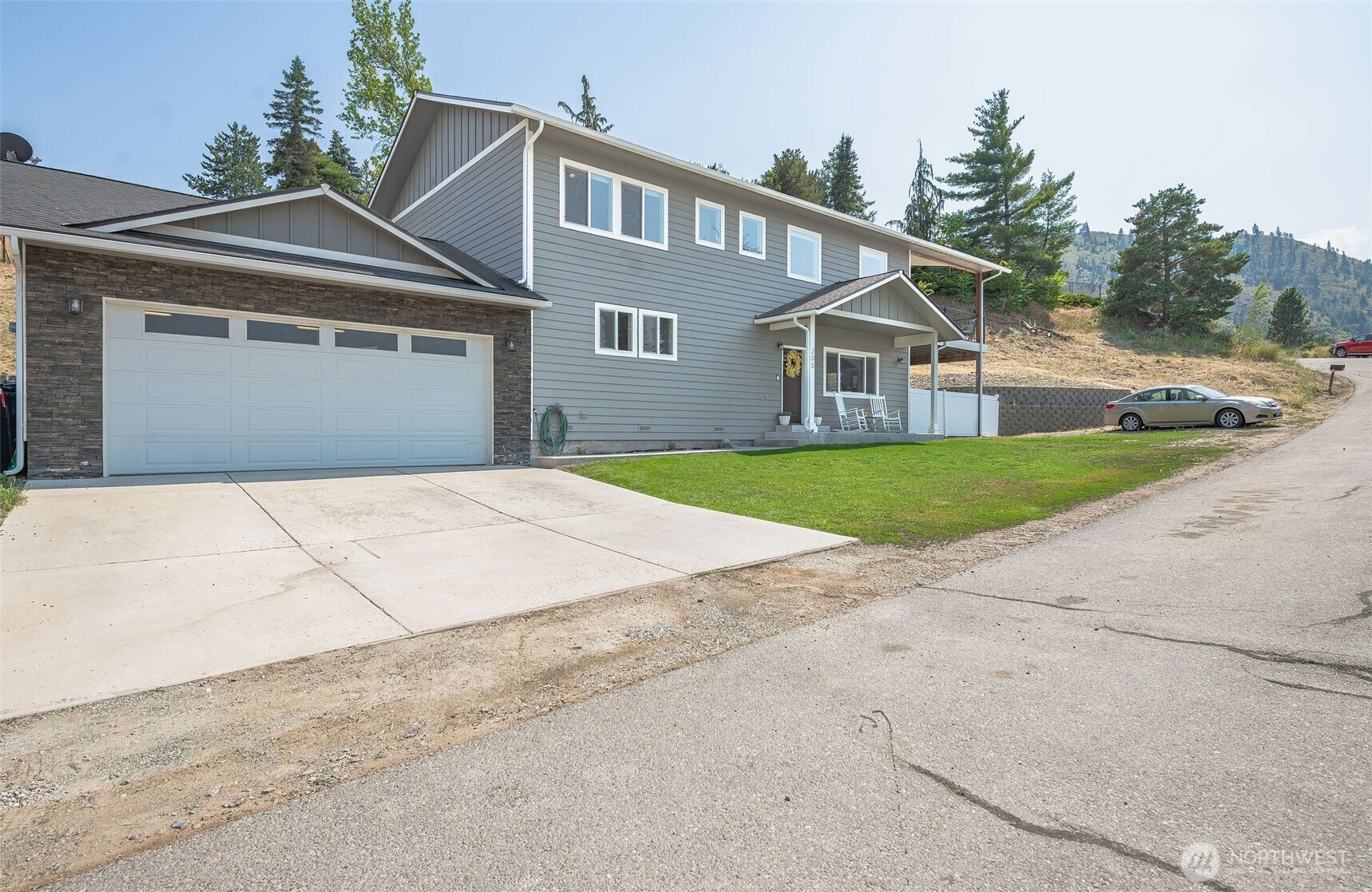 205 Skyline Drive Property Photo 1