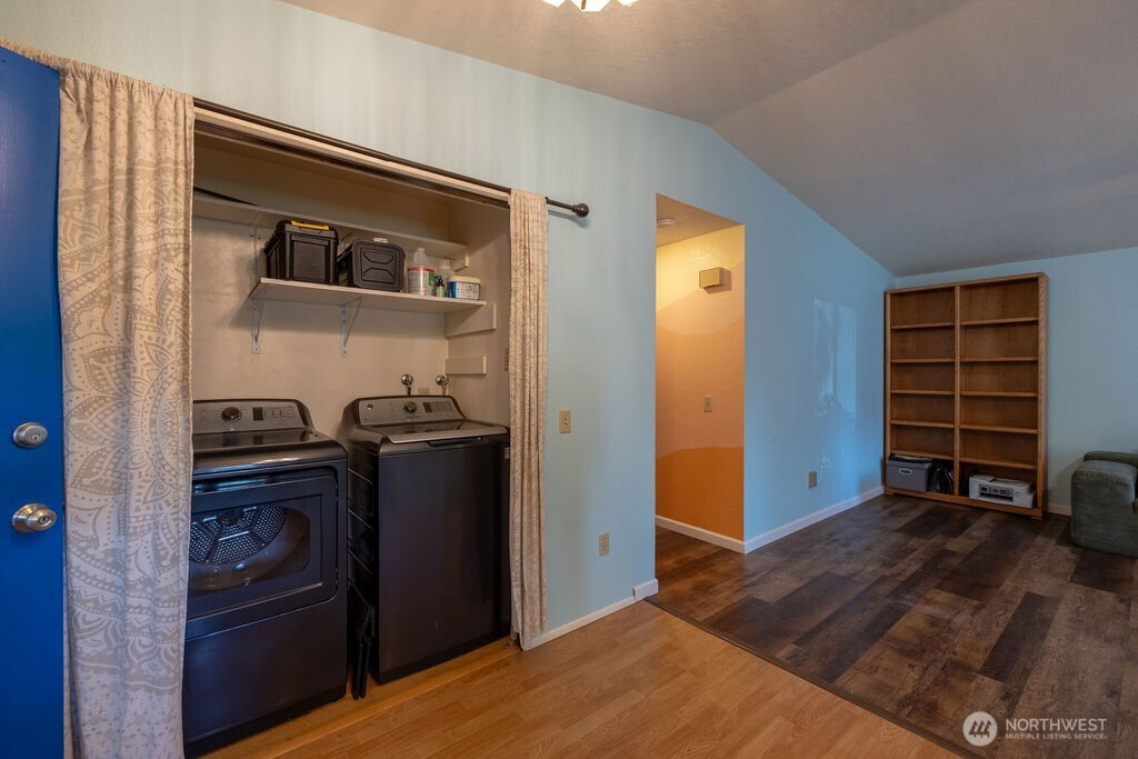 1115 W Hazel Street Property Photo 9