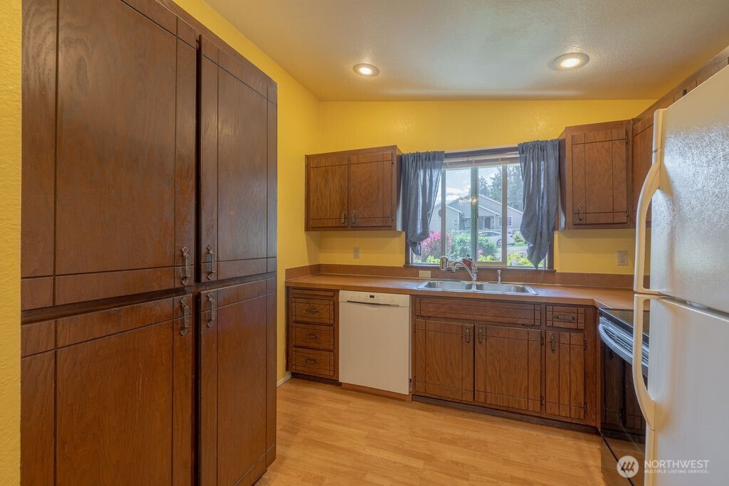 1115 W Hazel Street Property Photo 11