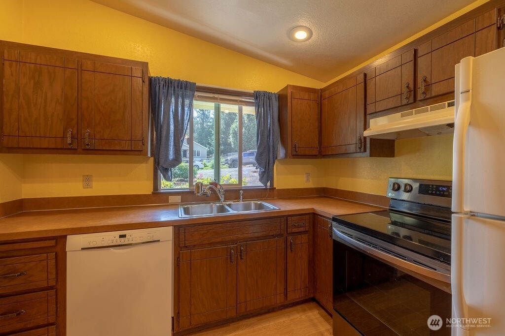 1115 W Hazel Street Property Photo 13