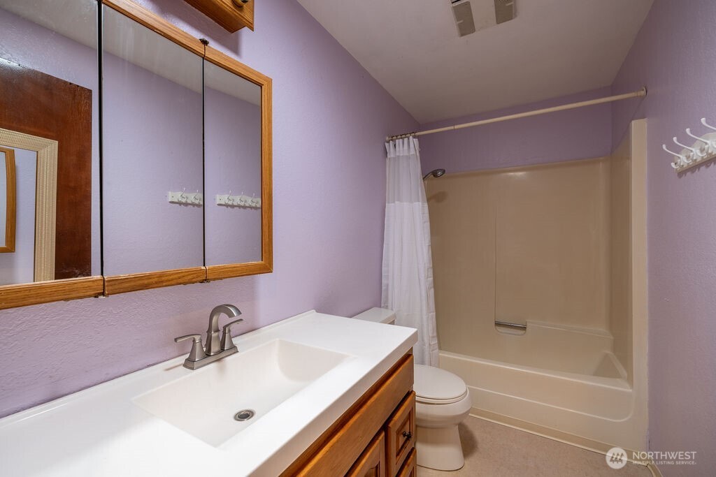 1115 W Hazel Street Property Photo 14