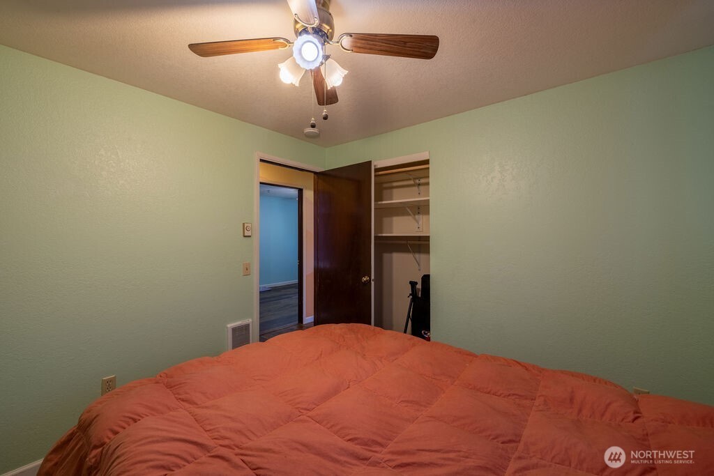1115 W Hazel Street Property Photo 18