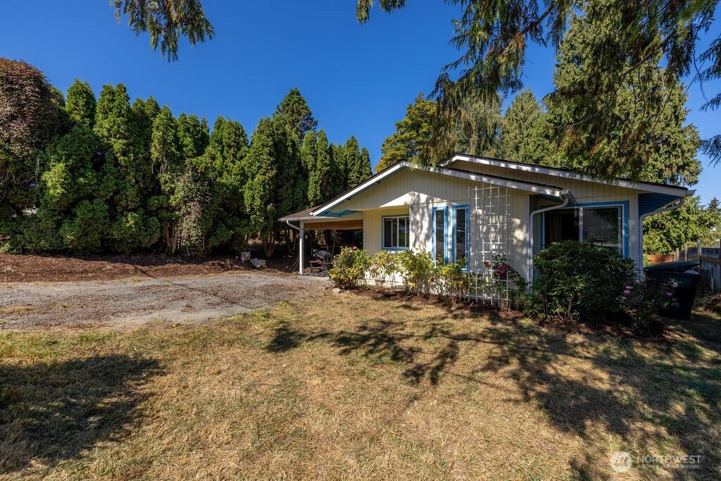 1115 W Hazel Street Property Photo 28
