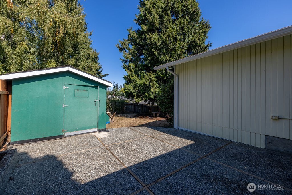 1115 W Hazel Street Property Photo 32