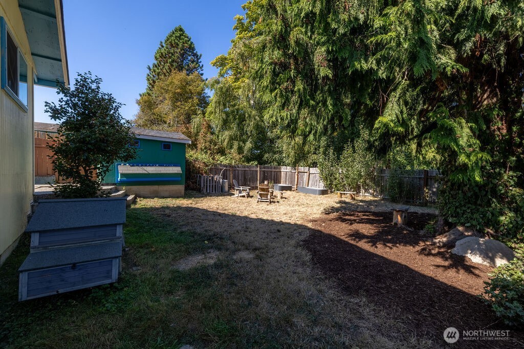 1115 W Hazel Street Property Photo 34