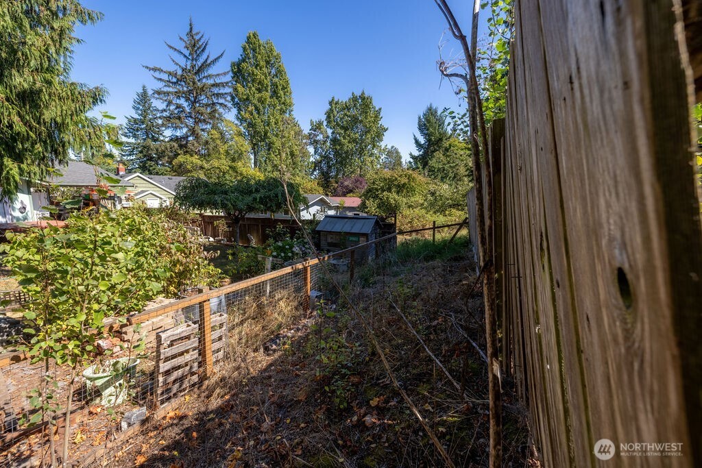 1115 W Hazel Street Property Photo 38