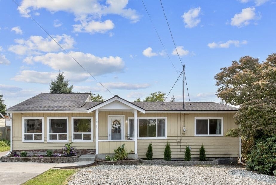 4832 188th Street Property Photo 4
