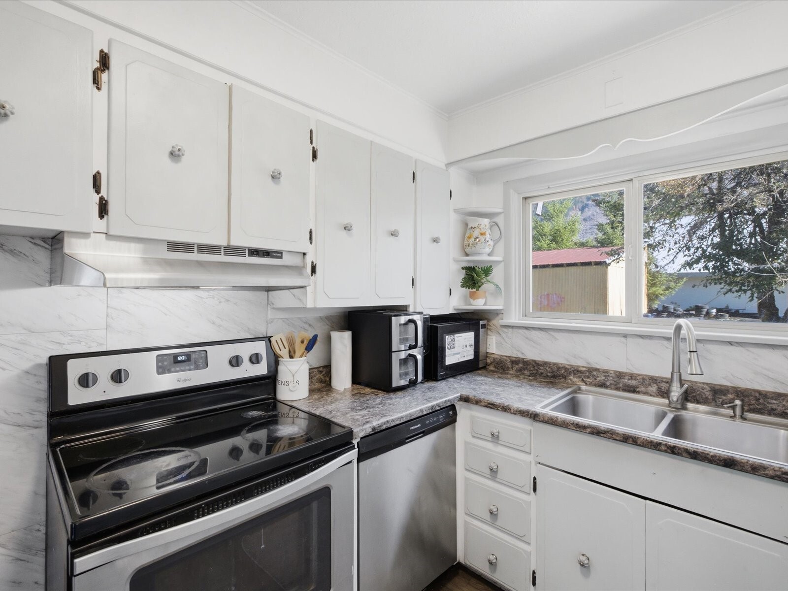 660 Sauk Avenue Property Photo 11