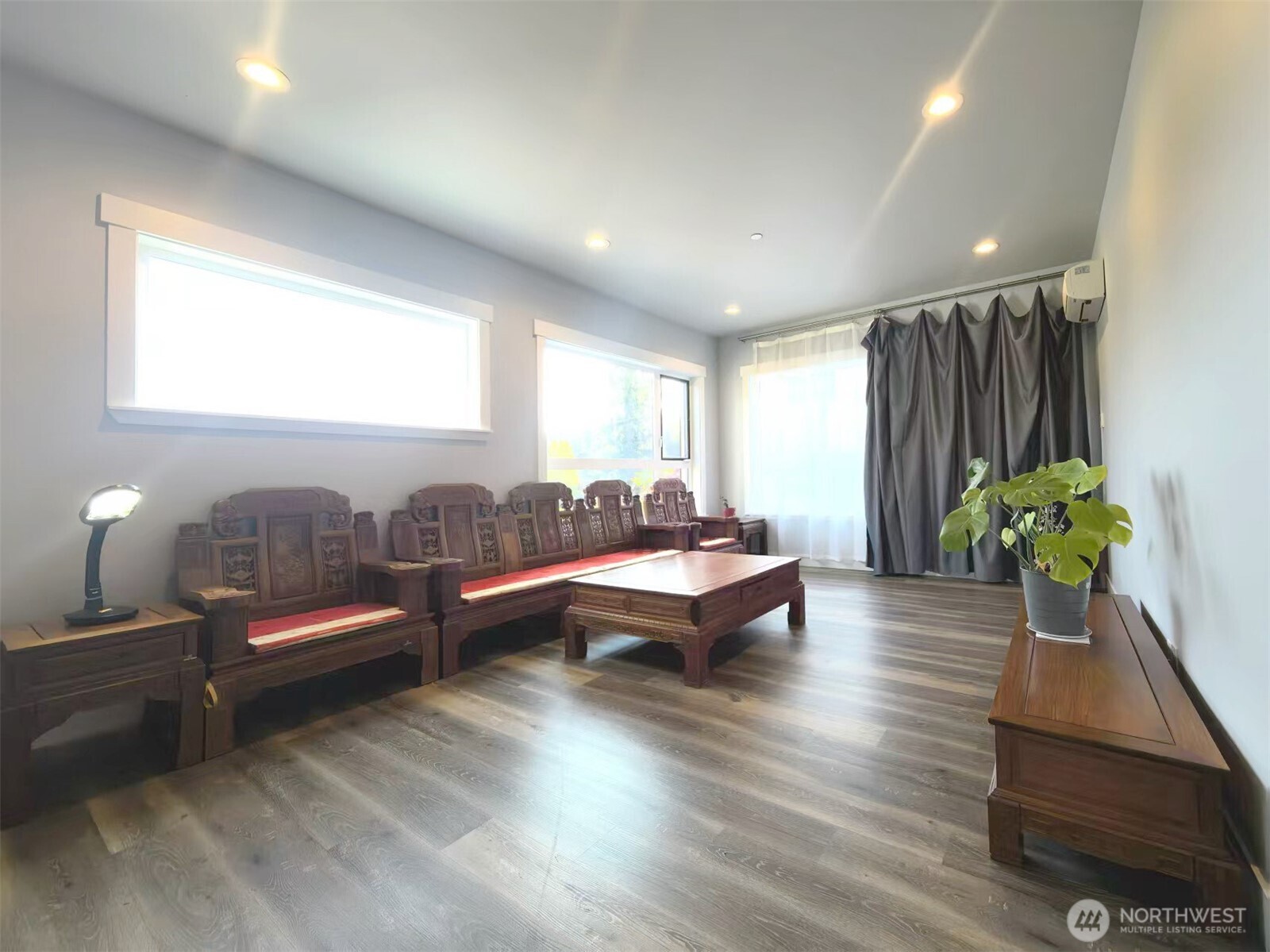 3621 Lincoln Avenue Property Photo 5