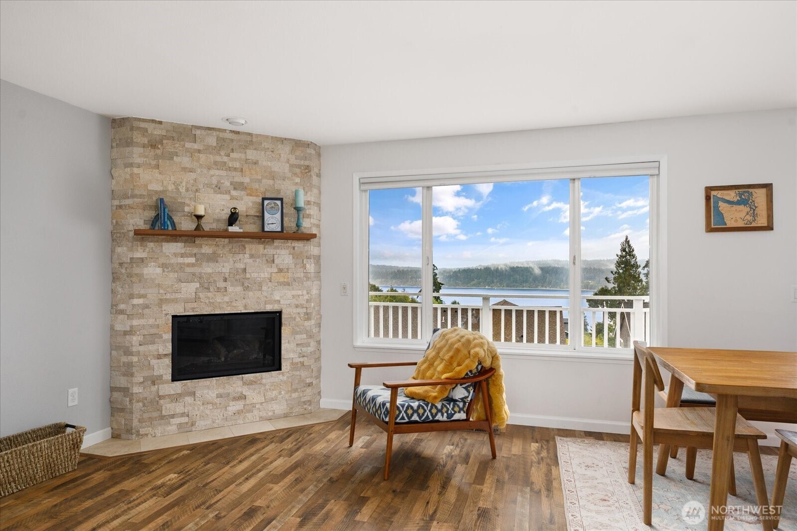 5055 Honeymoon Bay Road Property Photo 4