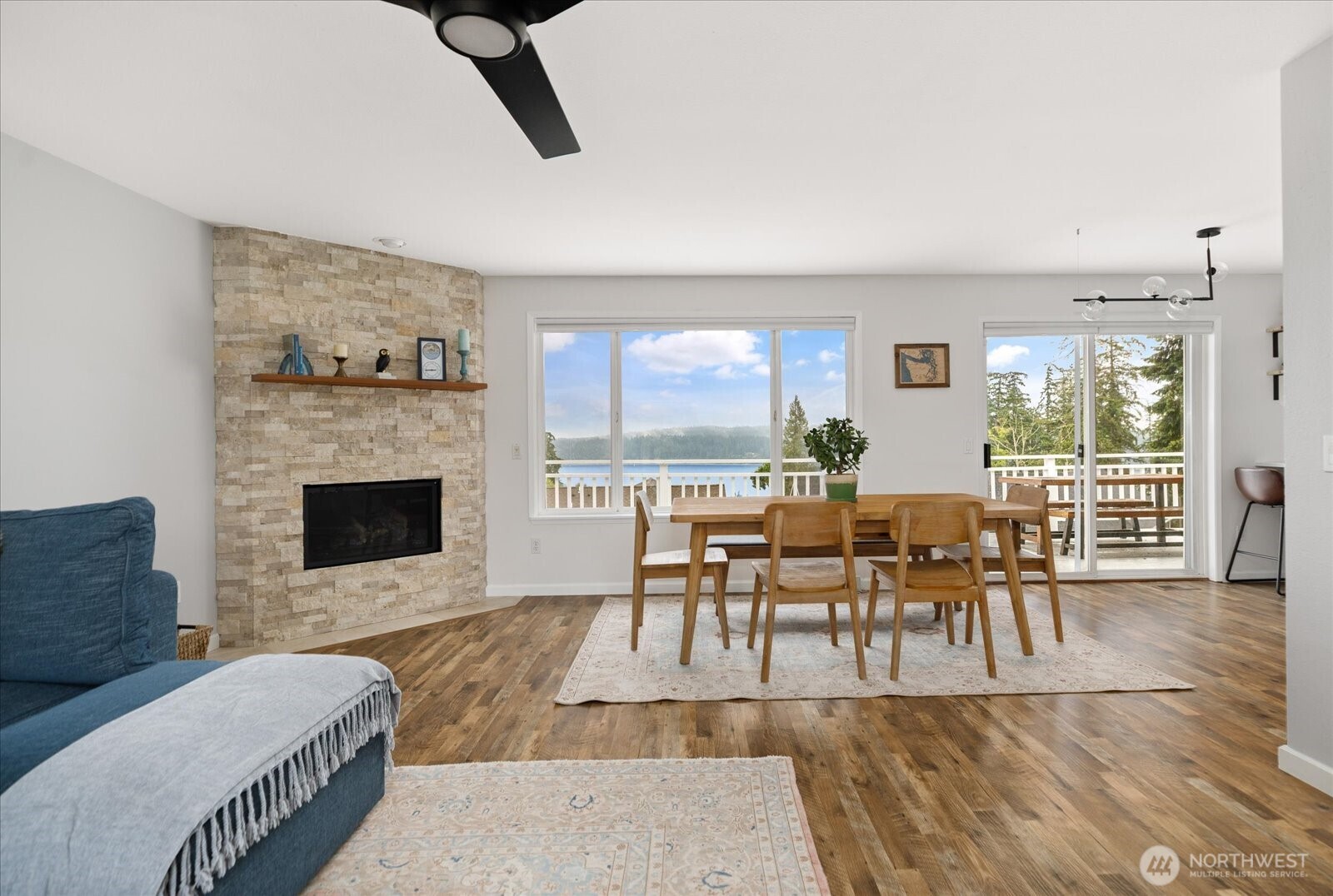 5055 Honeymoon Bay Road Property Photo 7