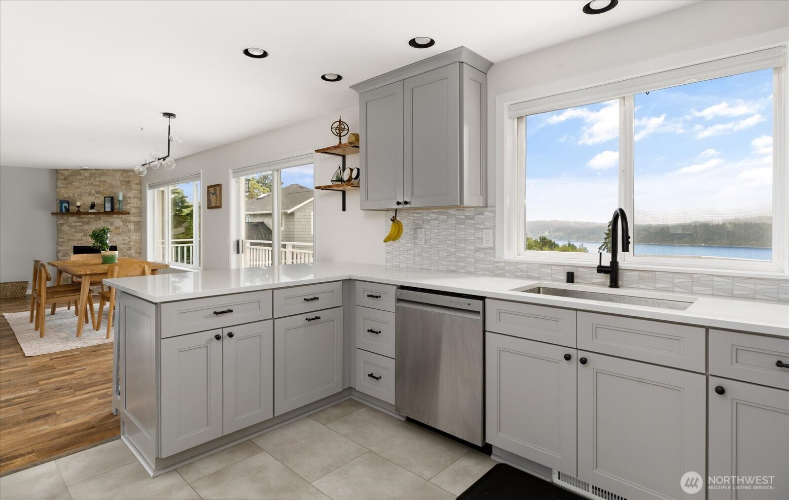 5055 Honeymoon Bay Road Property Photo 12