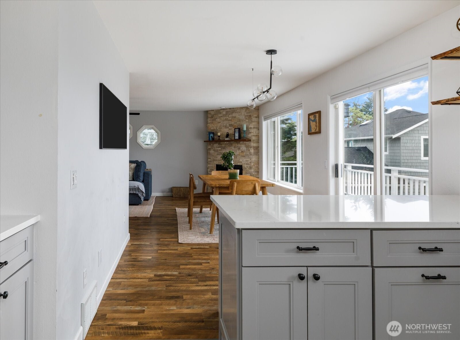 5055 Honeymoon Bay Road Property Photo 13