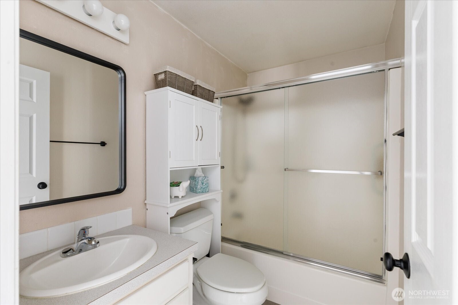 5055 Honeymoon Bay Road Property Photo 19