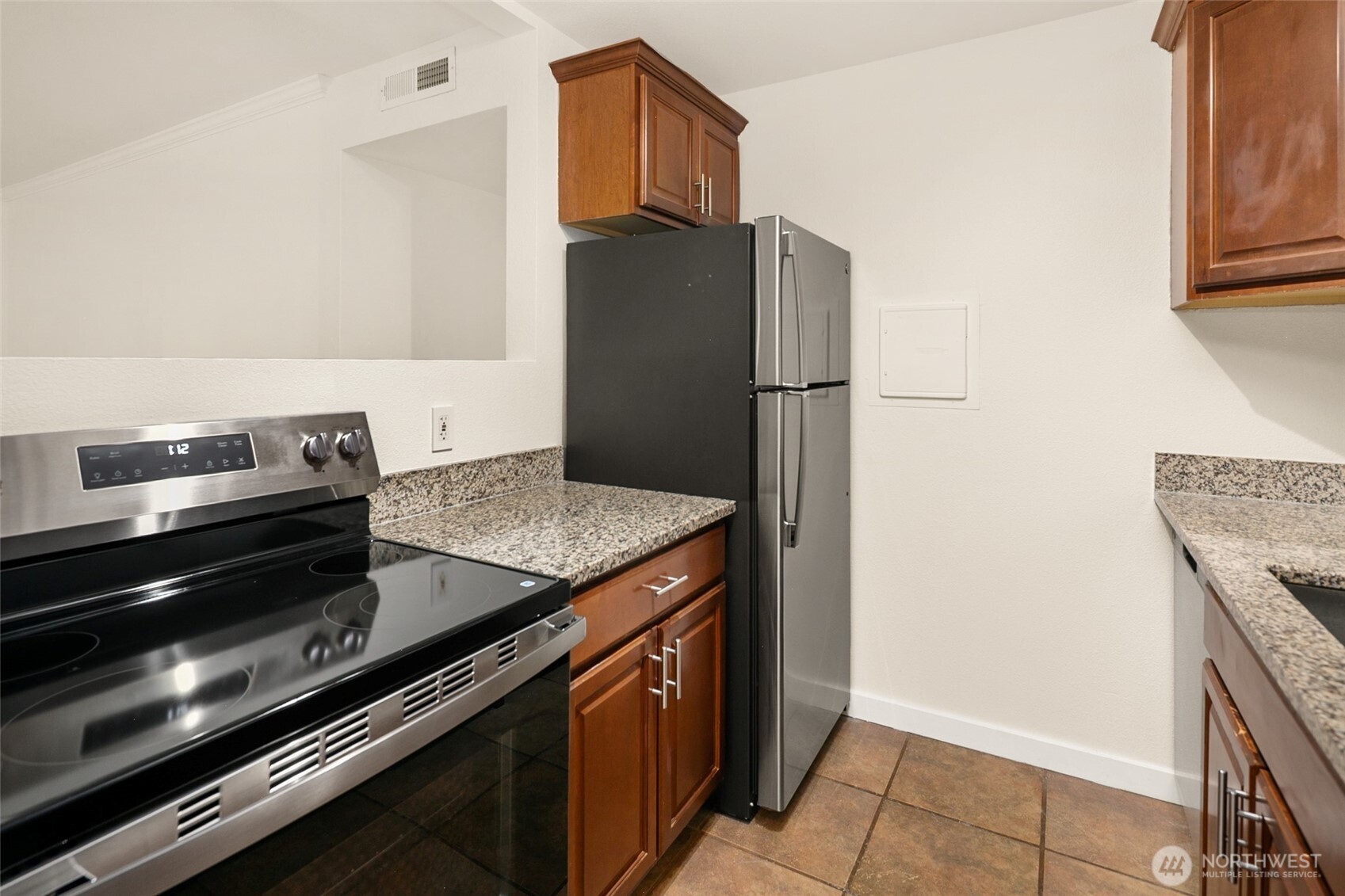 14014 Juanita Drive B2 Property Photo 8