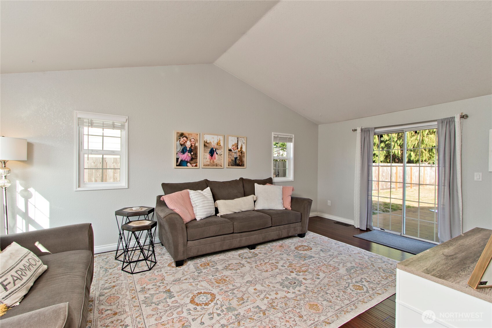 2871 Initial Avenue Property Photo 3