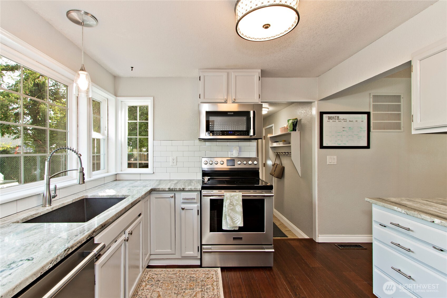 2871 Initial Avenue Property Photo 5