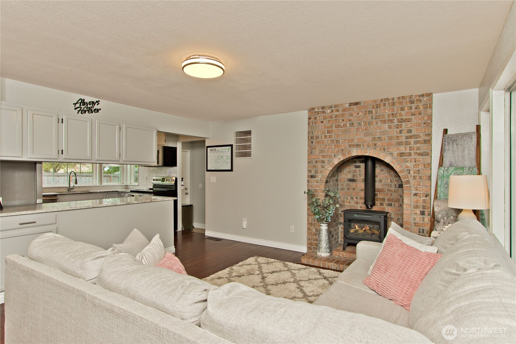 2871 Initial Avenue Property Photo 7