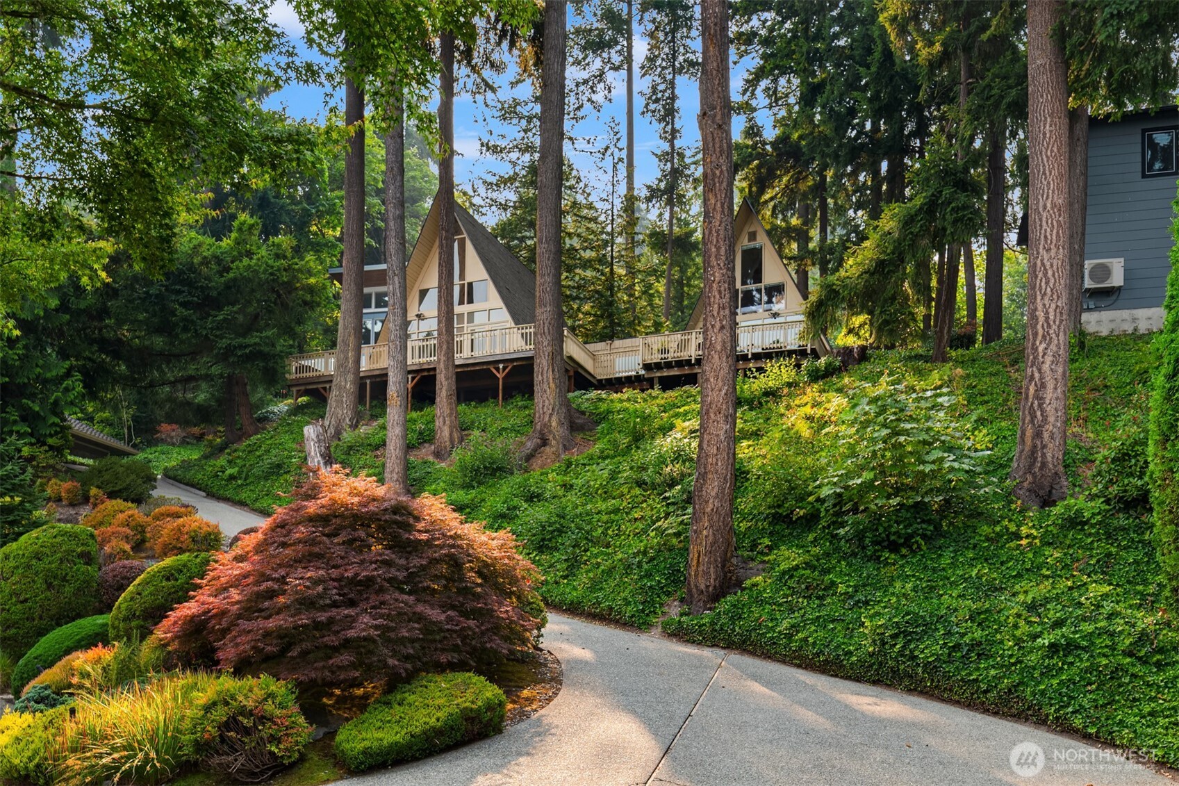 1602 W Lake Sammamish Parkway Property Photo 2