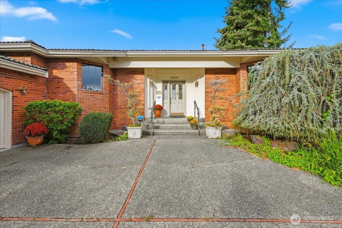 15508 72nd Avenue Property Photo 3