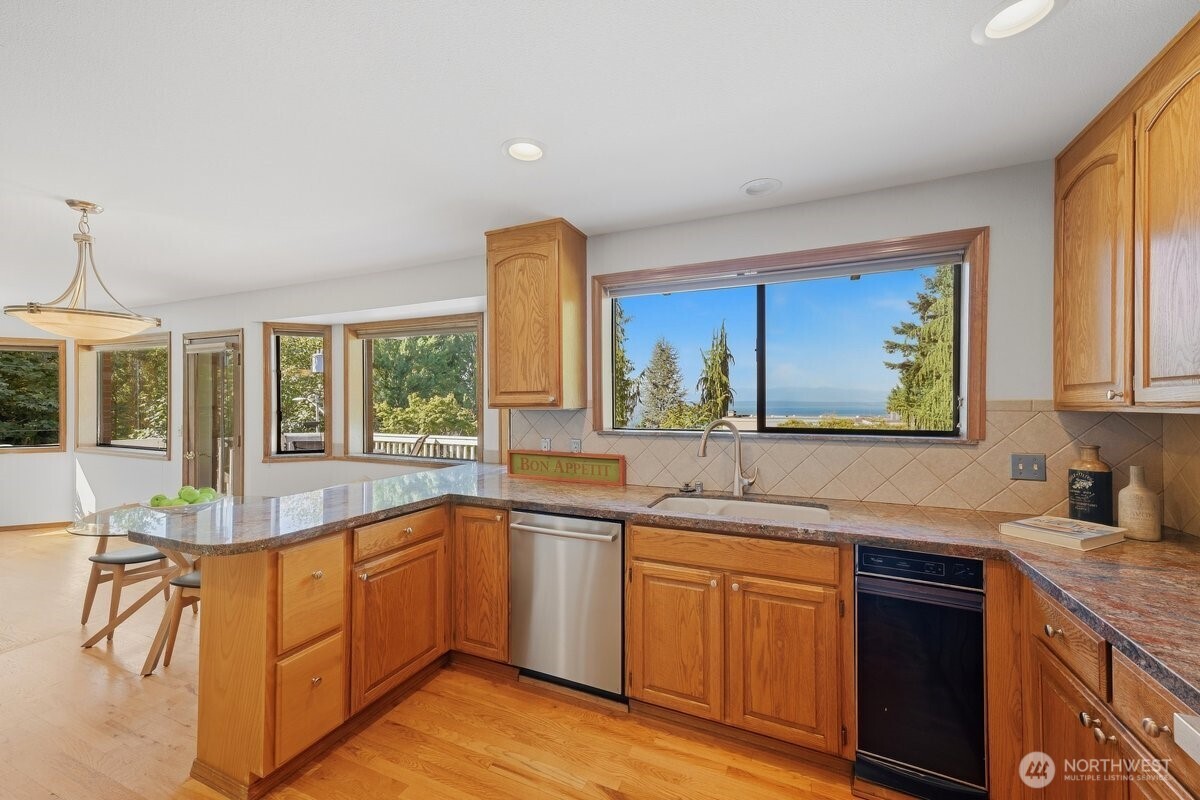 15508 72nd Avenue Property Photo 10