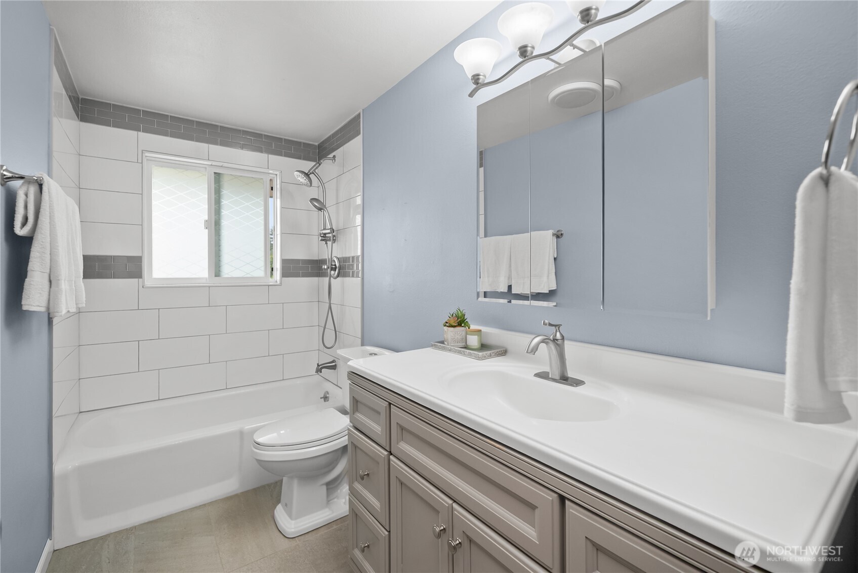 1561 S Macarthur Street Property Photo 20