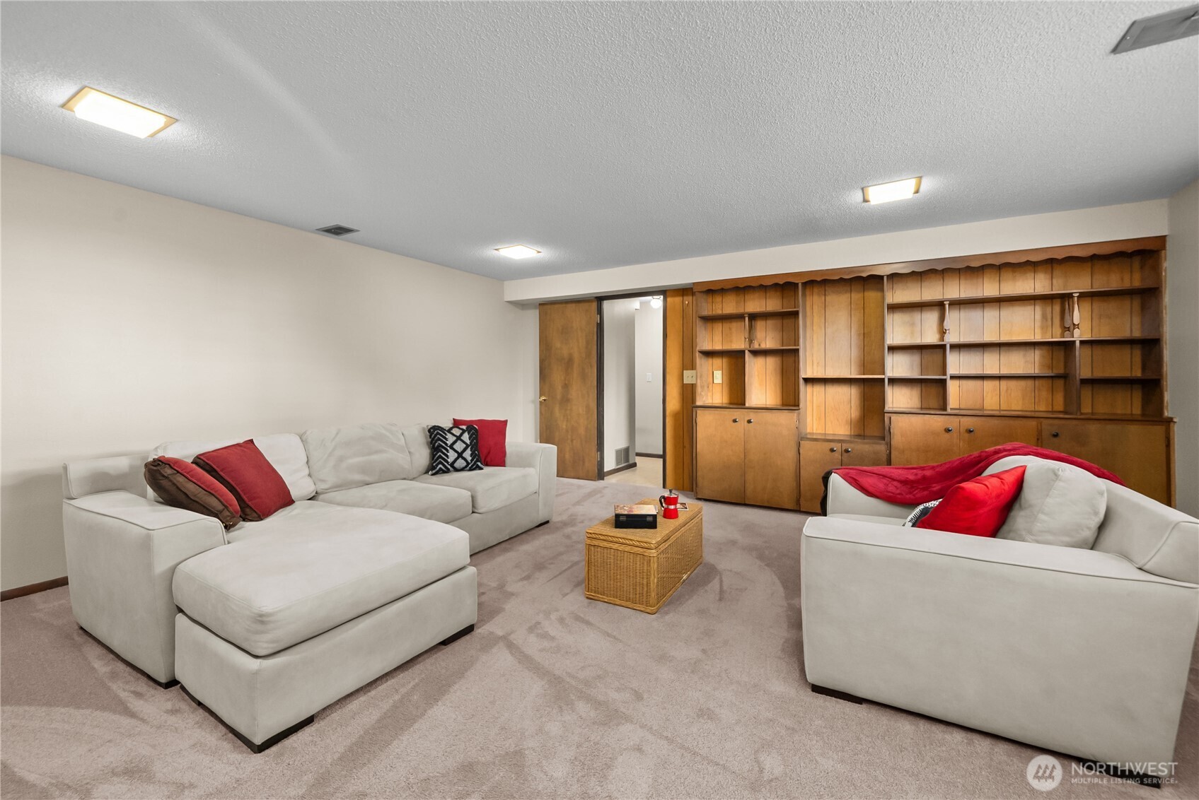 1561 S Macarthur Street Property Photo 24