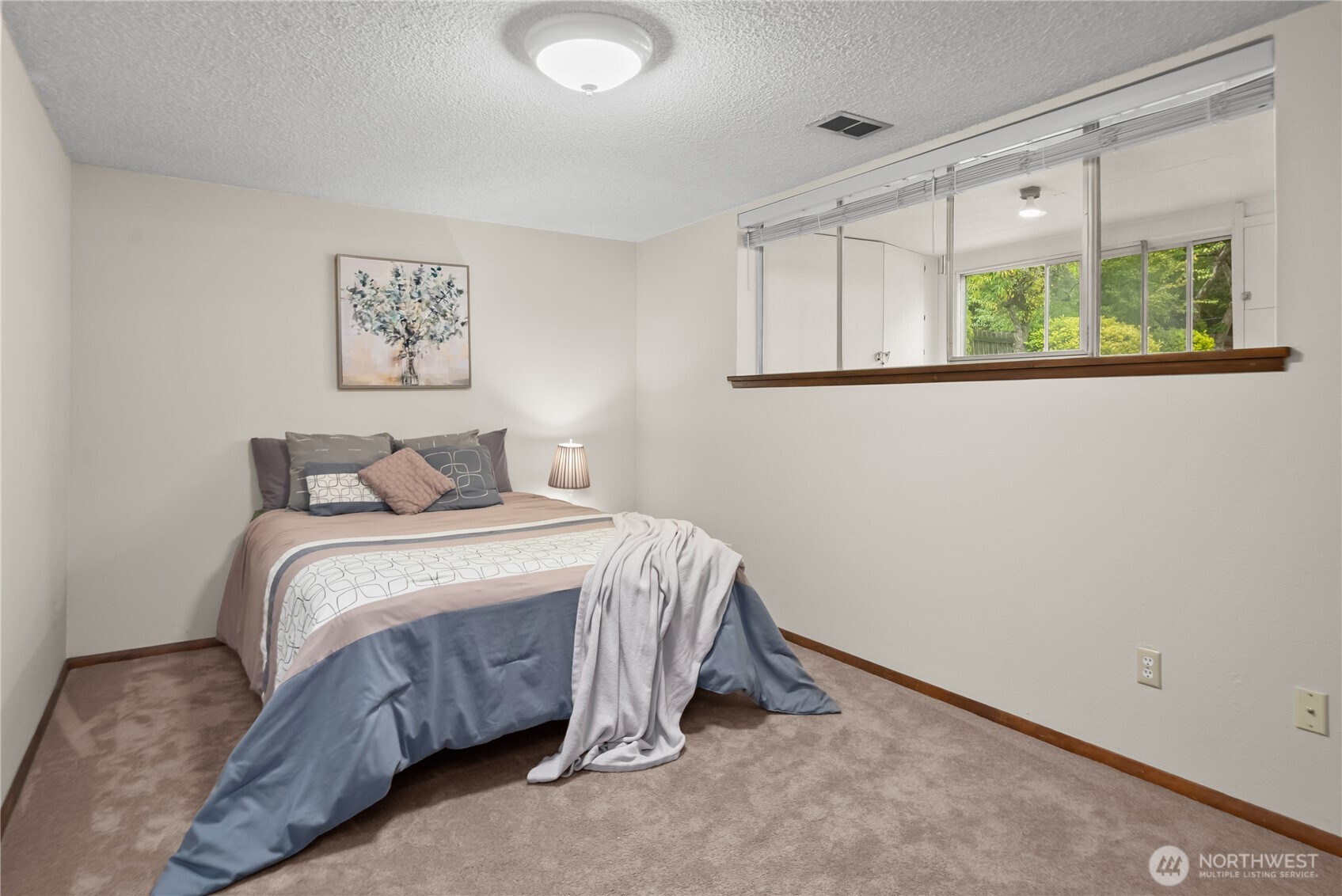 1561 S Macarthur Street Property Photo 28