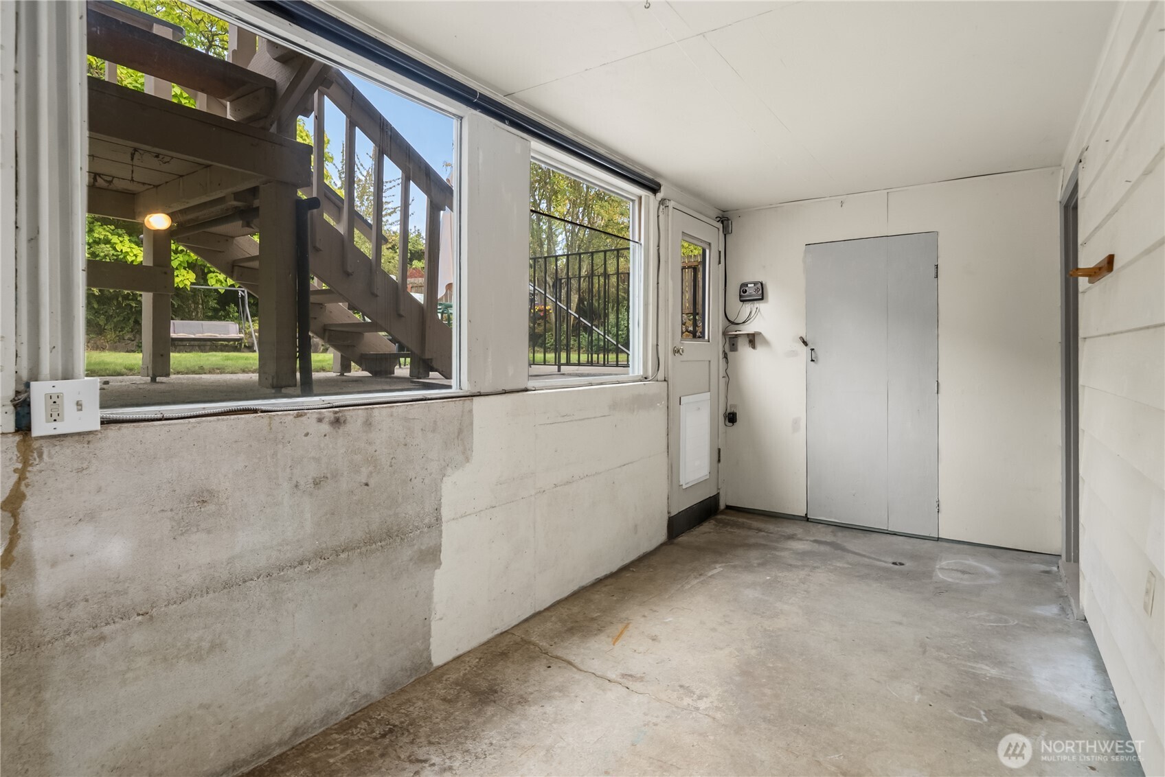 1561 S Macarthur Street Property Photo 33