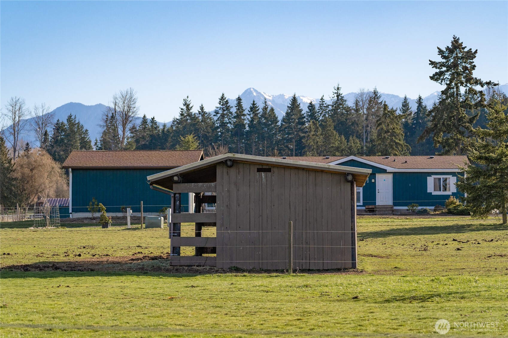 98 Lone Fir Lane Property Photo 6