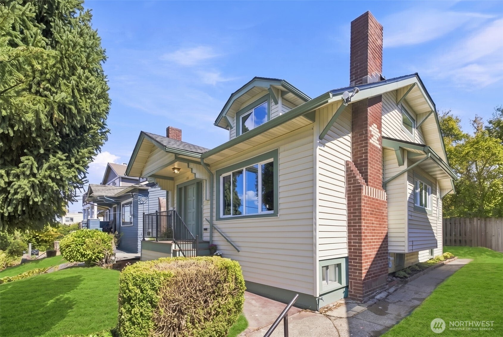 1712 30th Avenue Property Photo 1