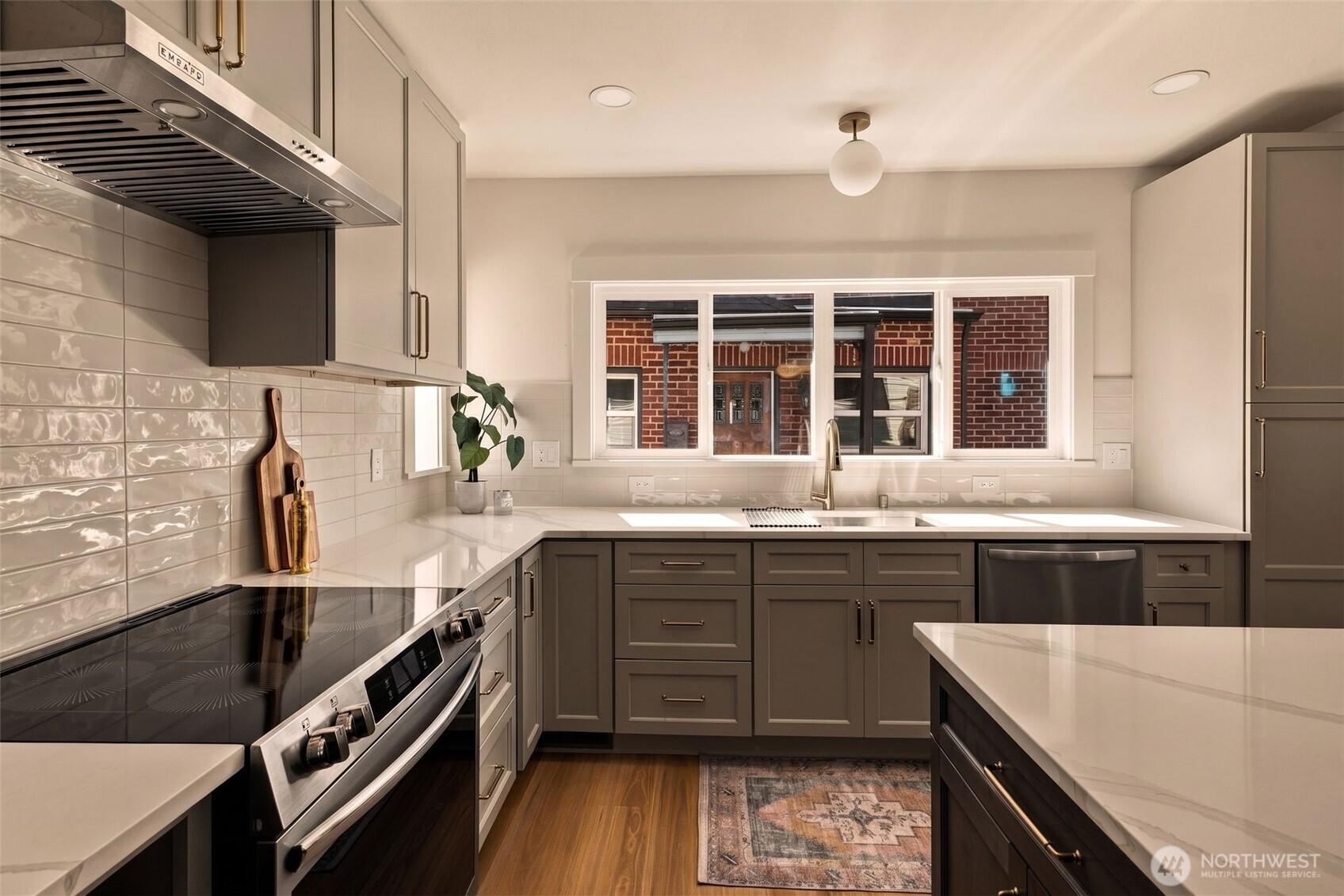 1712 30th Avenue Property Photo 9