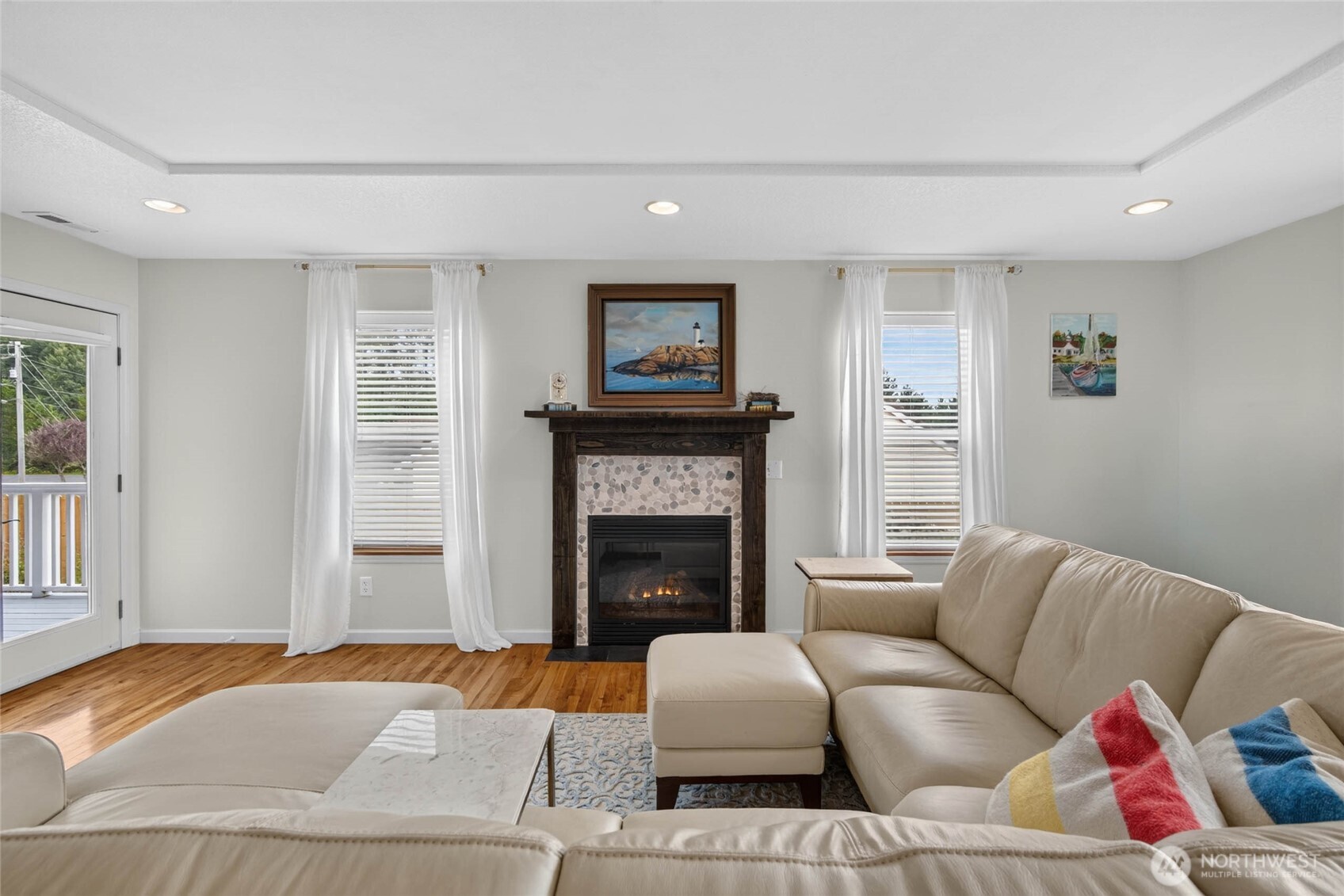 2710 N Sea Crest Avenue Property Photo 7