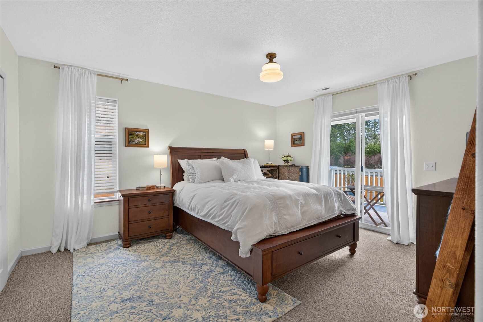 2710 N Sea Crest Avenue Property Photo 12