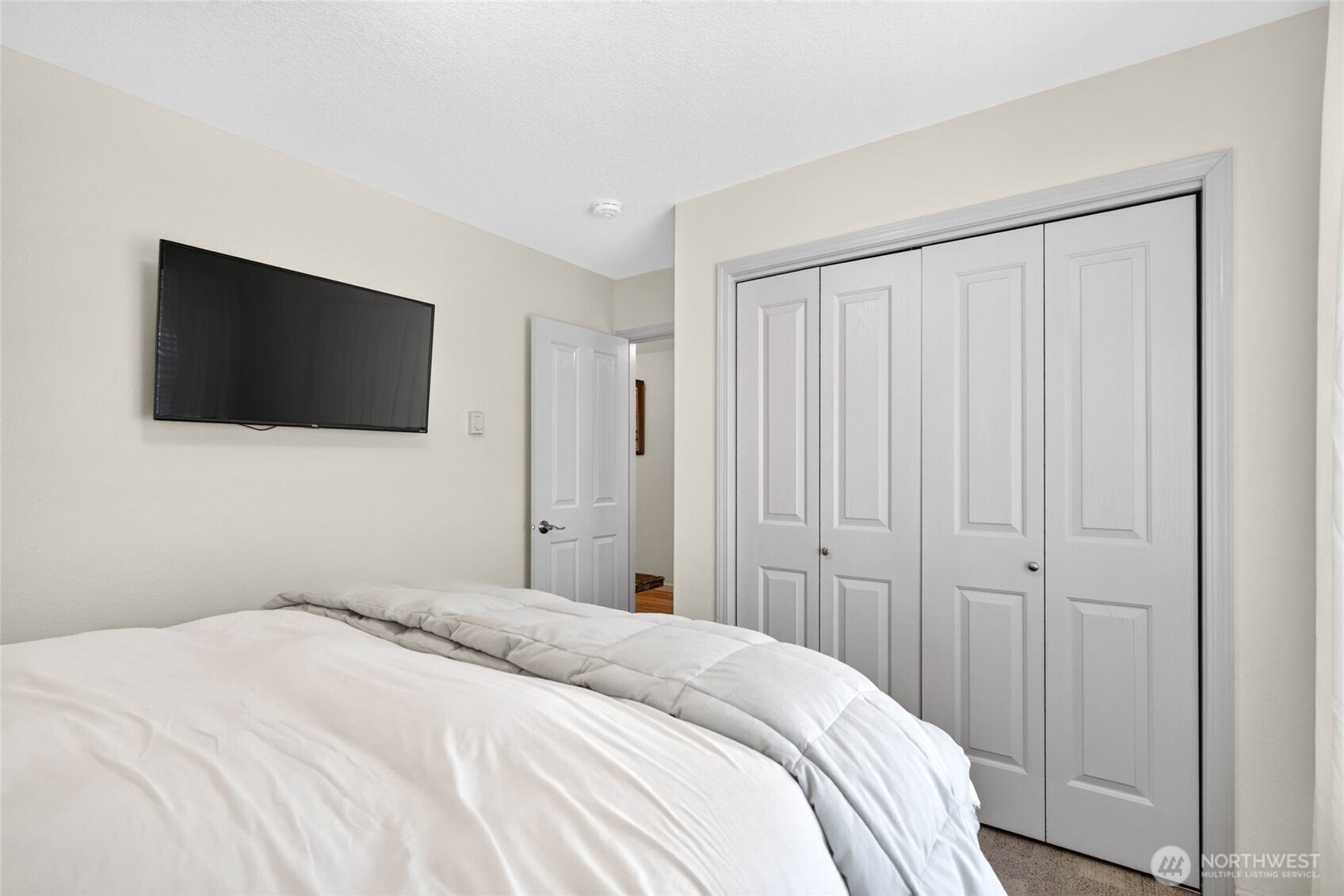 2710 N Sea Crest Avenue Property Photo 17