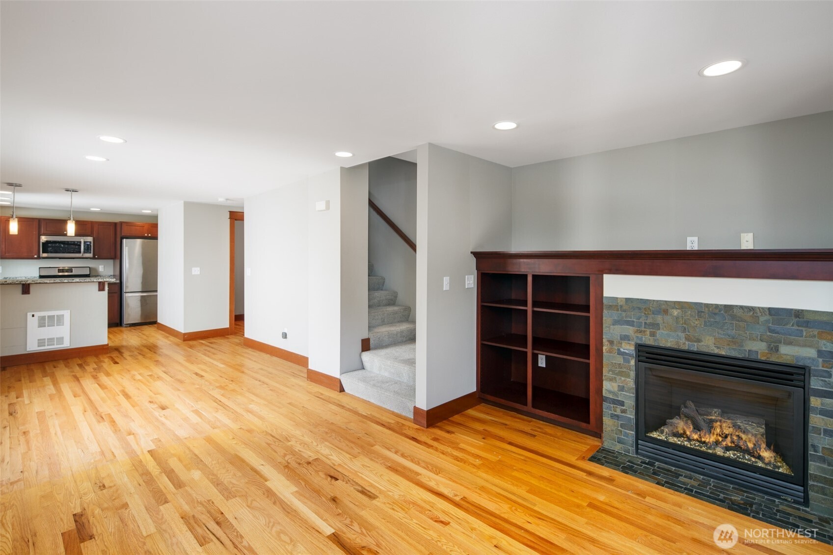 5260 Brooklyn Avenue B Property Photo 3