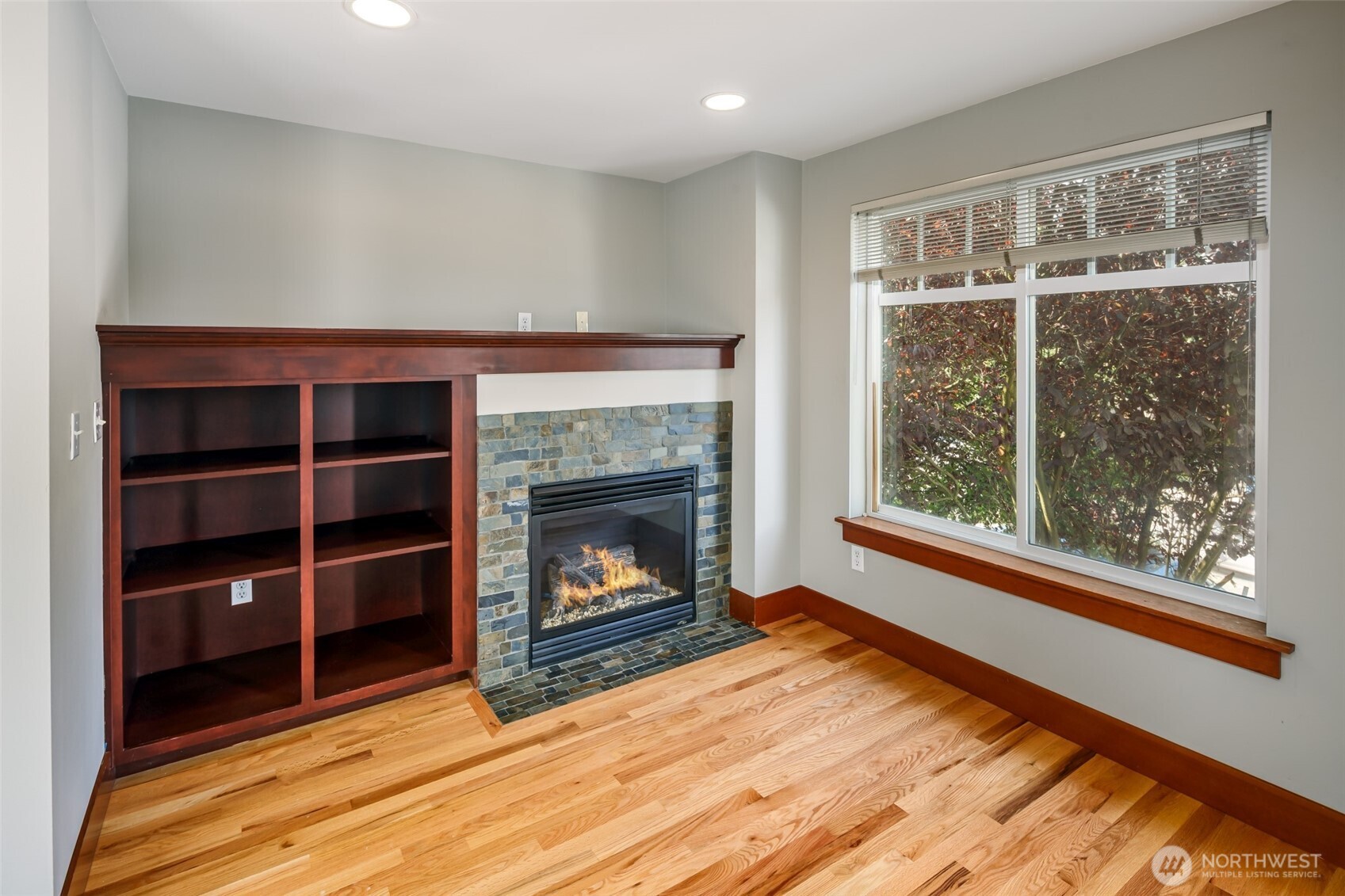 5260 Brooklyn Avenue B Property Photo 5
