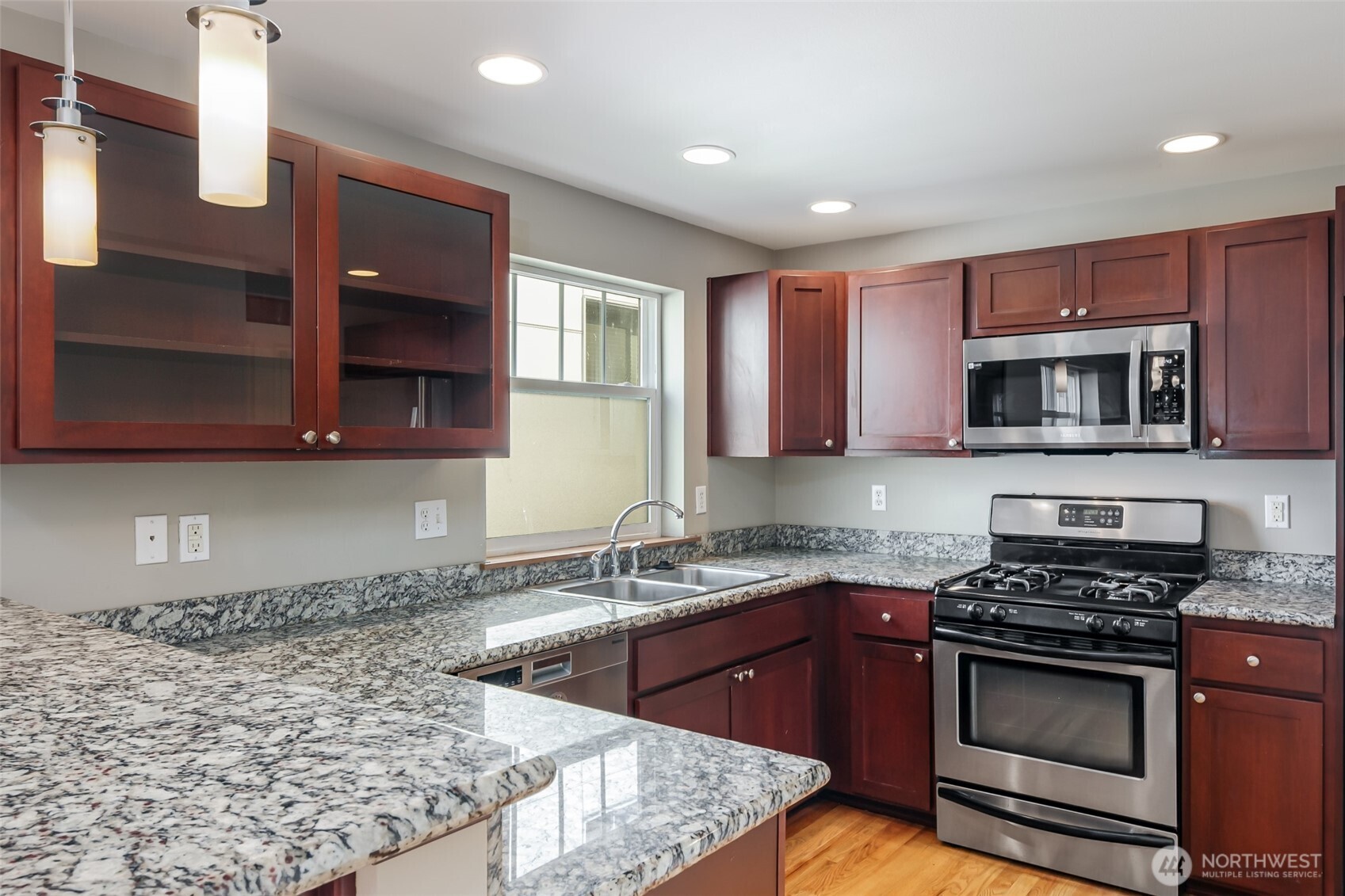 5260 Brooklyn Avenue B Property Photo 6