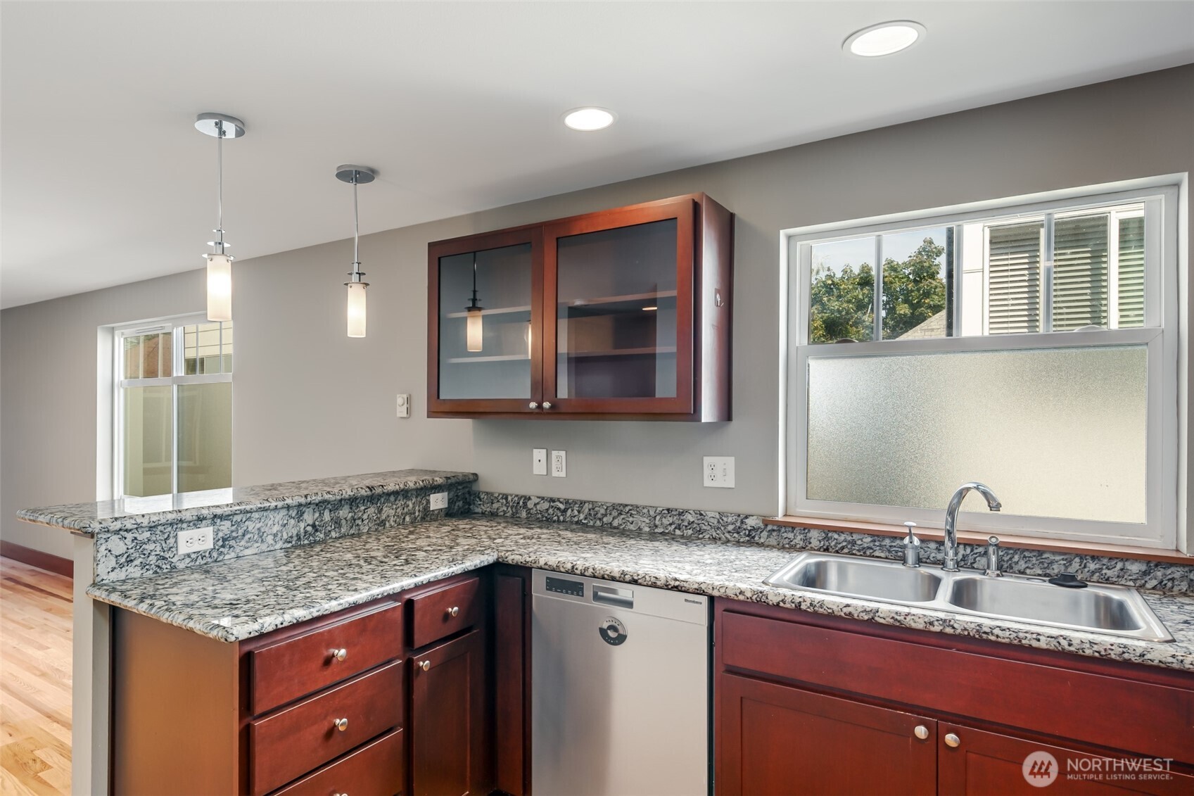 5260 Brooklyn Avenue B Property Photo 11