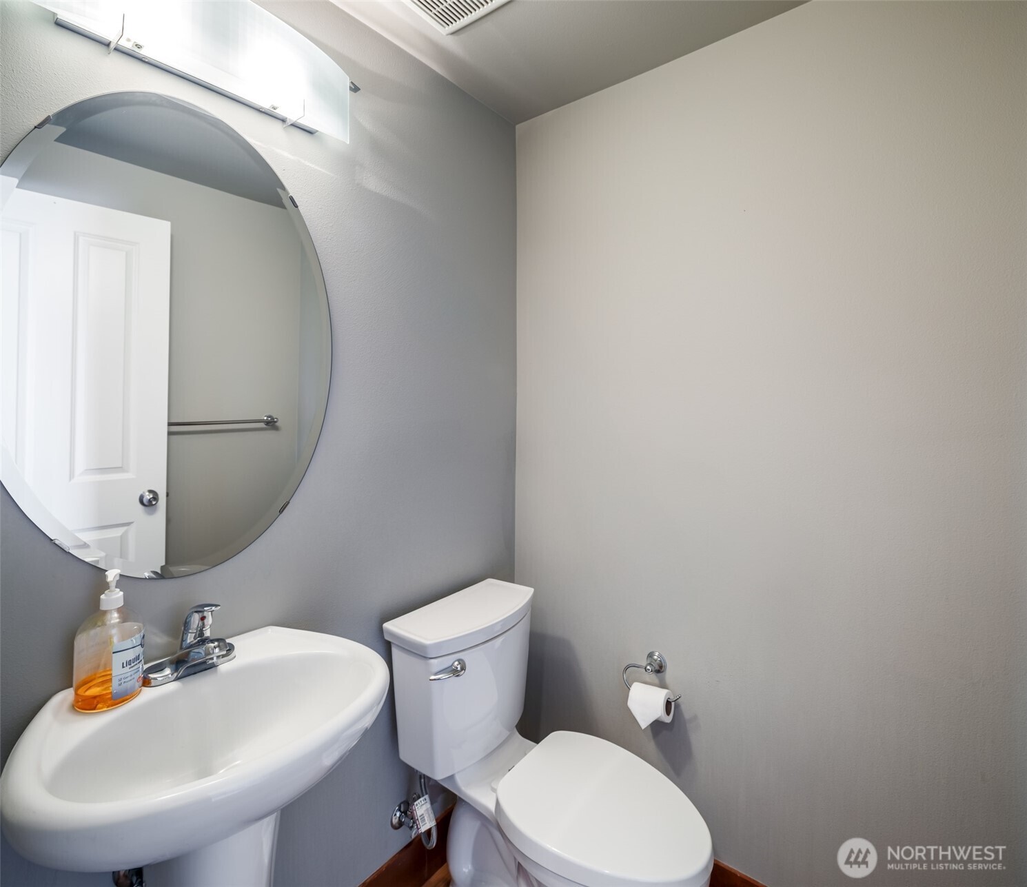 5260 Brooklyn Avenue B Property Photo 12