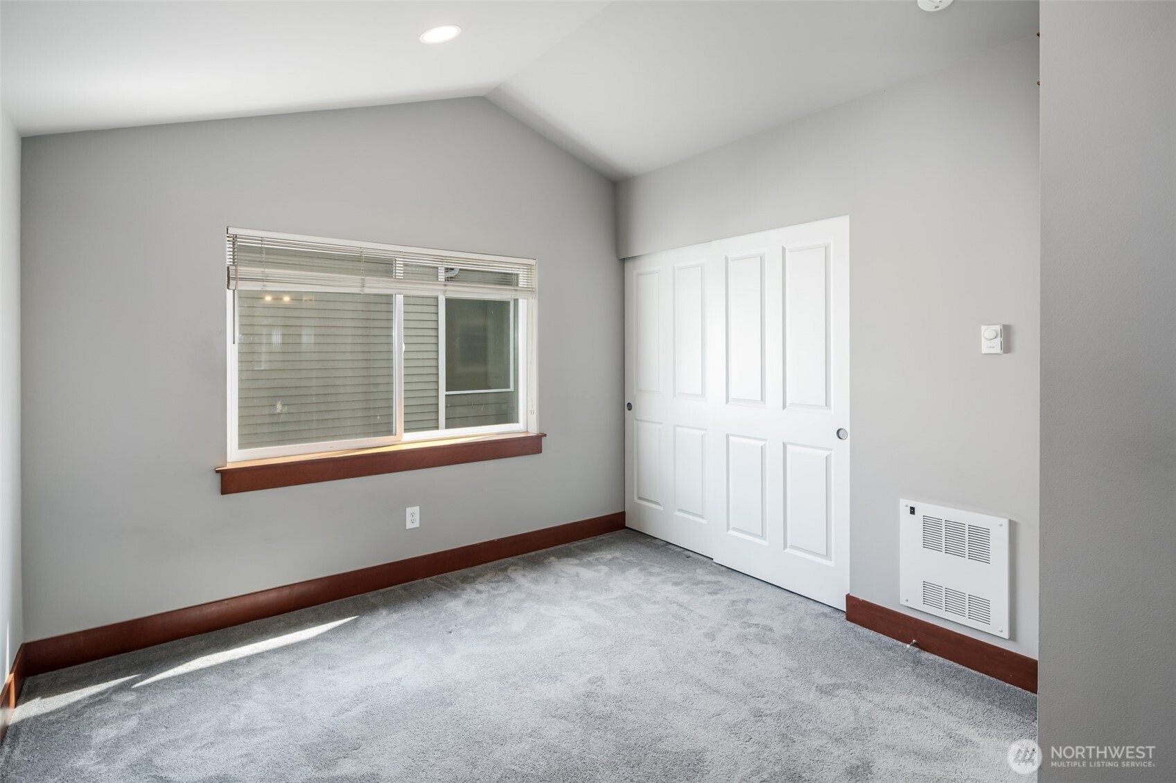 5260 Brooklyn Avenue B Property Photo 18