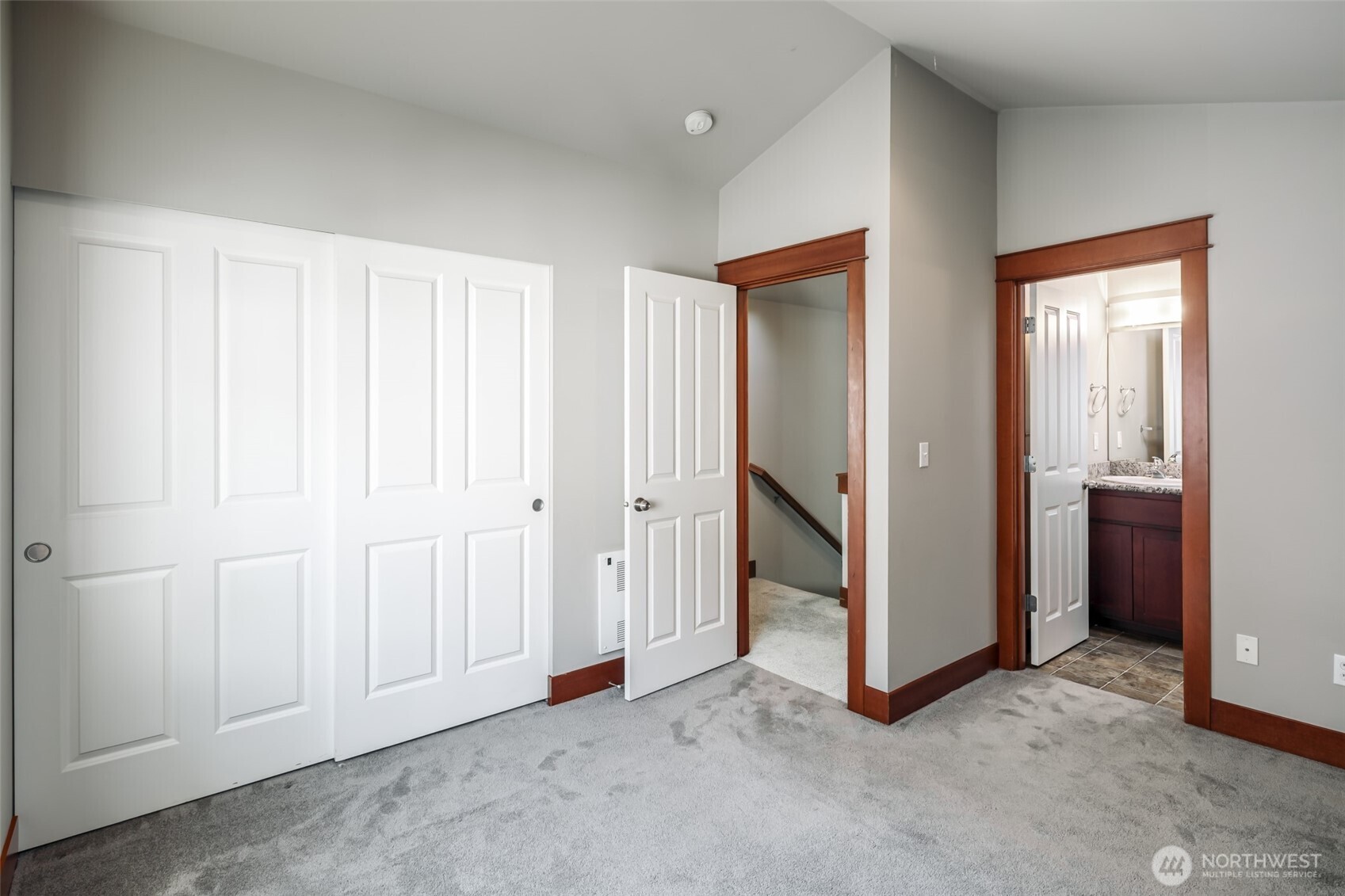 5260 Brooklyn Avenue B Property Photo 19