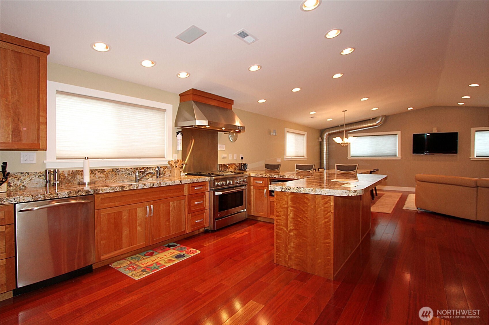8011 Aurora Avenue Property Photo 12
