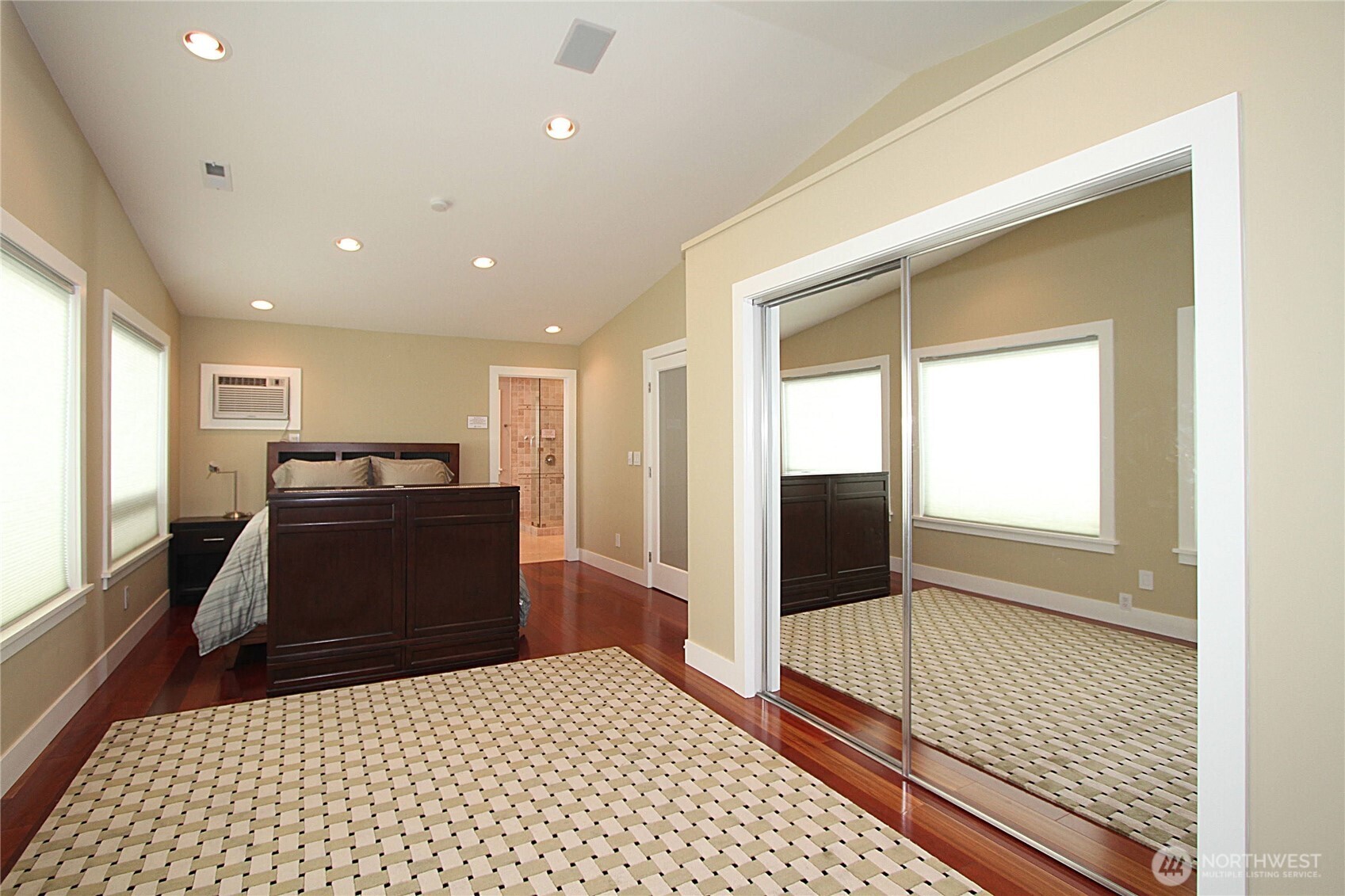 8011 Aurora Avenue Property Photo 13
