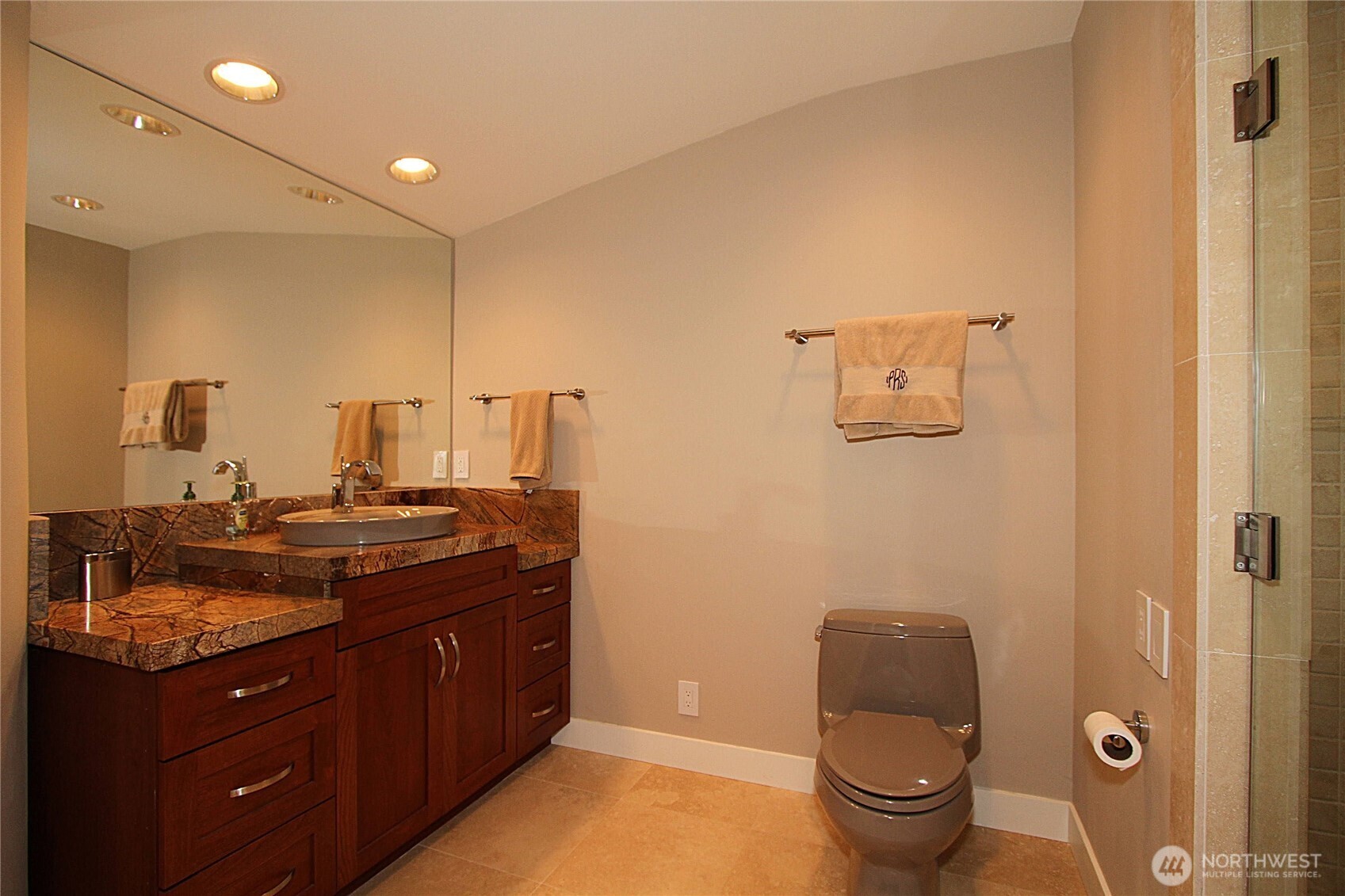 8011 Aurora Avenue Property Photo 17