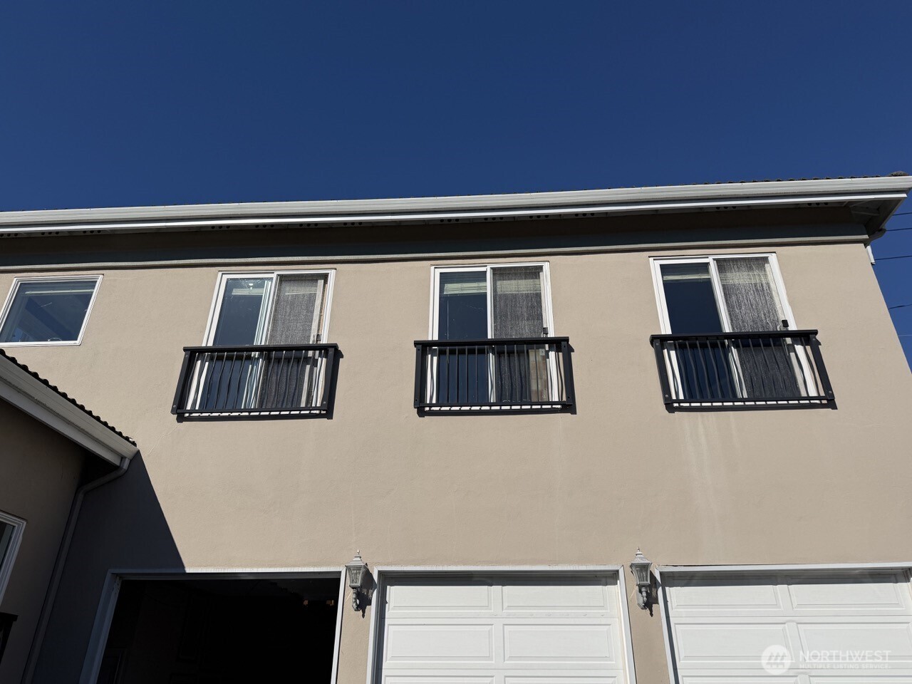 10925 81st PL Property Photo 1