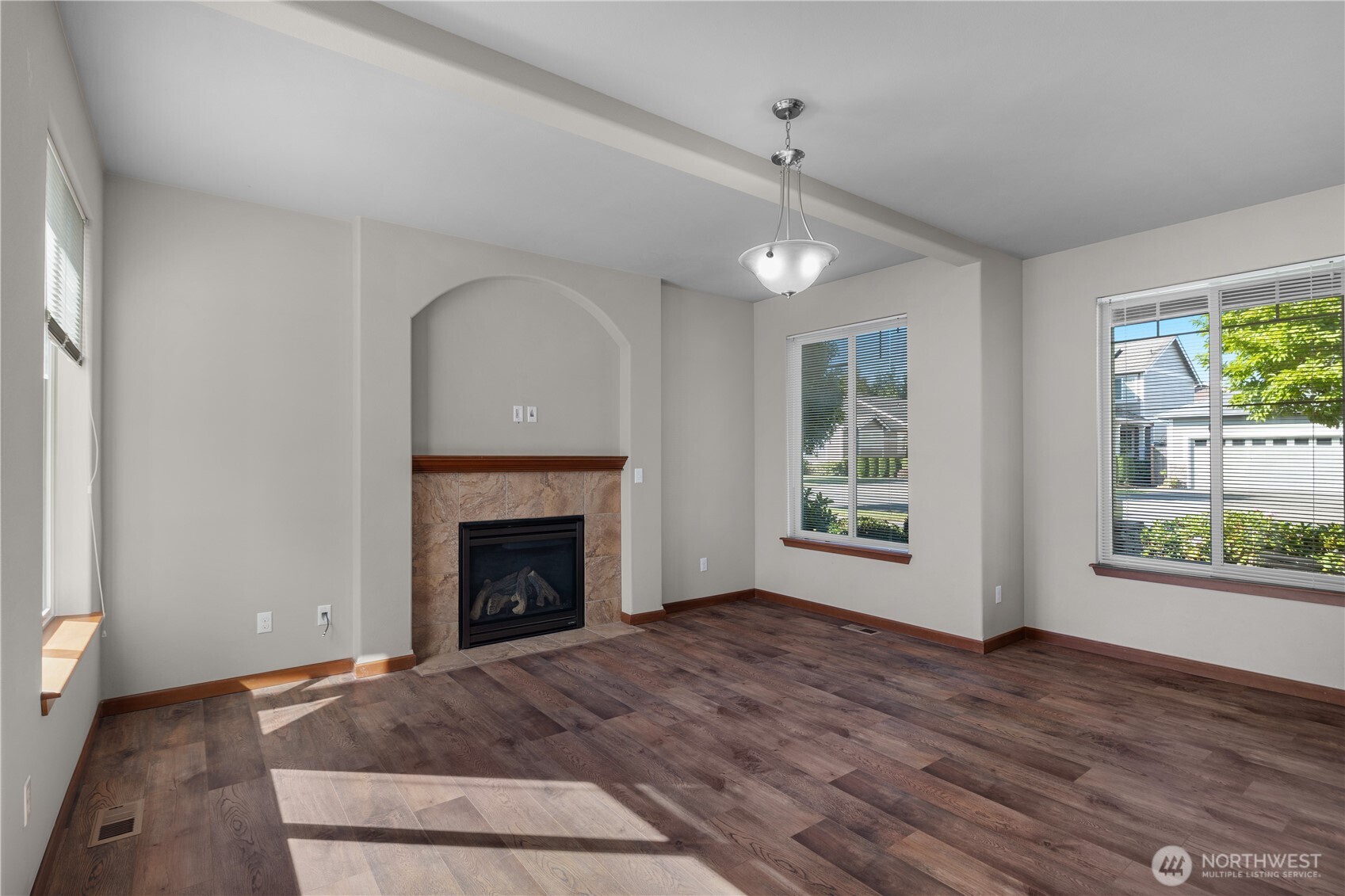 4634 Rochelle Street Property Photo 4