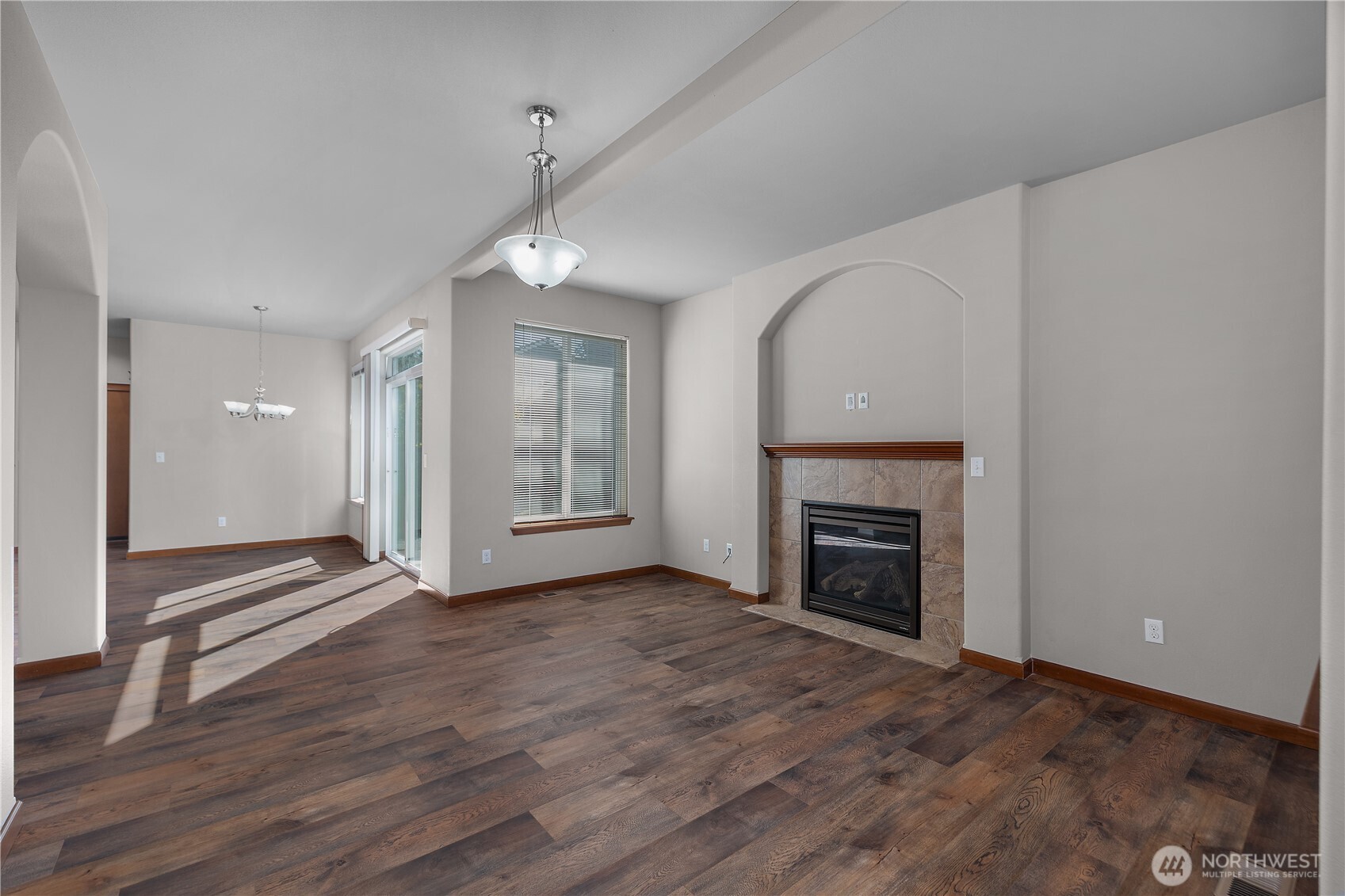 4634 Rochelle Street Property Photo 5